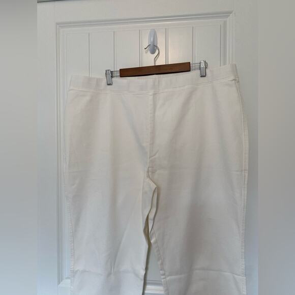LOGO by Lori Goldstein Spring Cottagecore White/Ivory Pull On Capri Pants 24W - Picture 2 of 8